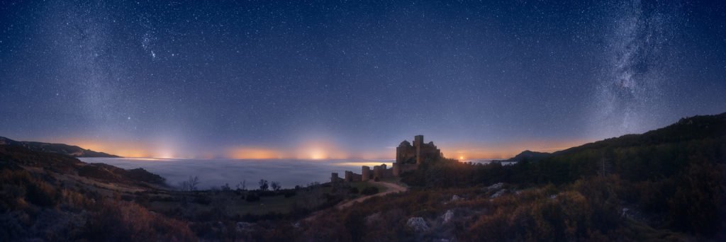 Fotografía nocturna del castillo de Loarre